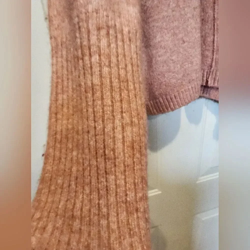 Relaxed Crewneck Sweater in Dusty Rose